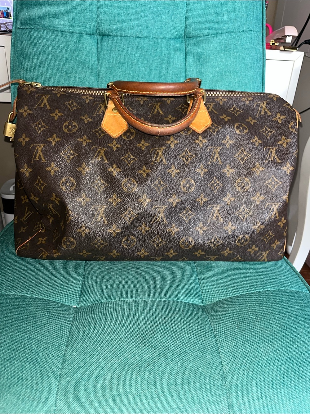 Louis Vuitton Monogram Speedy 40